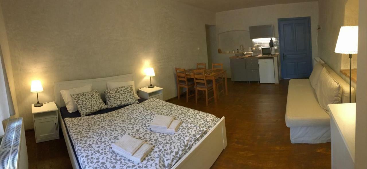 U Dr. Fausta Apartment Slavonice Exterior photo